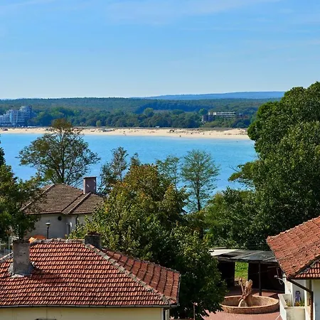 Хотел Koral Приморско